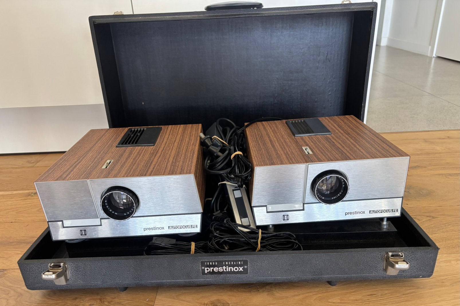 Dubbele diaprojector, Audio, Tv en Foto, Ophalen, Gebruikt