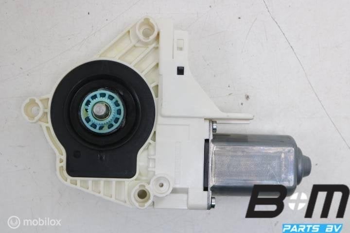 Raammotor rechtsvoor Audi A6 4G Avant 8K0959802B, Utilisé