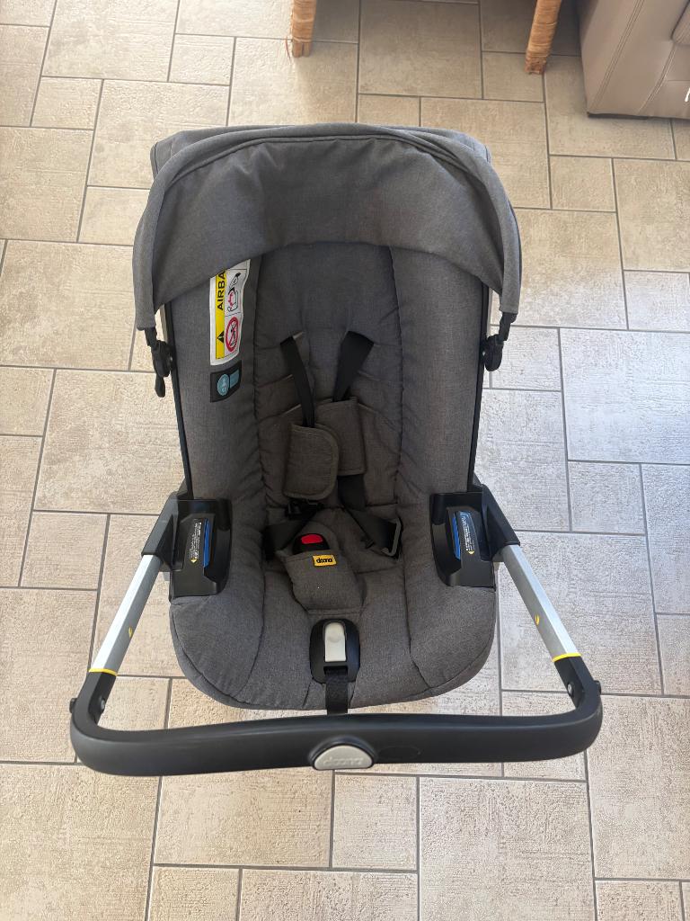 Doona autostoel & kinderwagen, Ophalen, Zo goed als nieuw, Kinderwagen