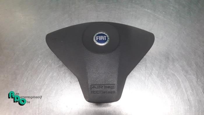 Airbag gauche (volant) d'un Fiat Multipla, Autos : Pièces & Accessoires, -, 3 mois de garantie, Utilisé, Fiat