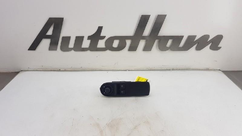 RAAMSCHAKELAAR Renault Clio IV Estate / Grandtour (7R), Gebruikt, Renault