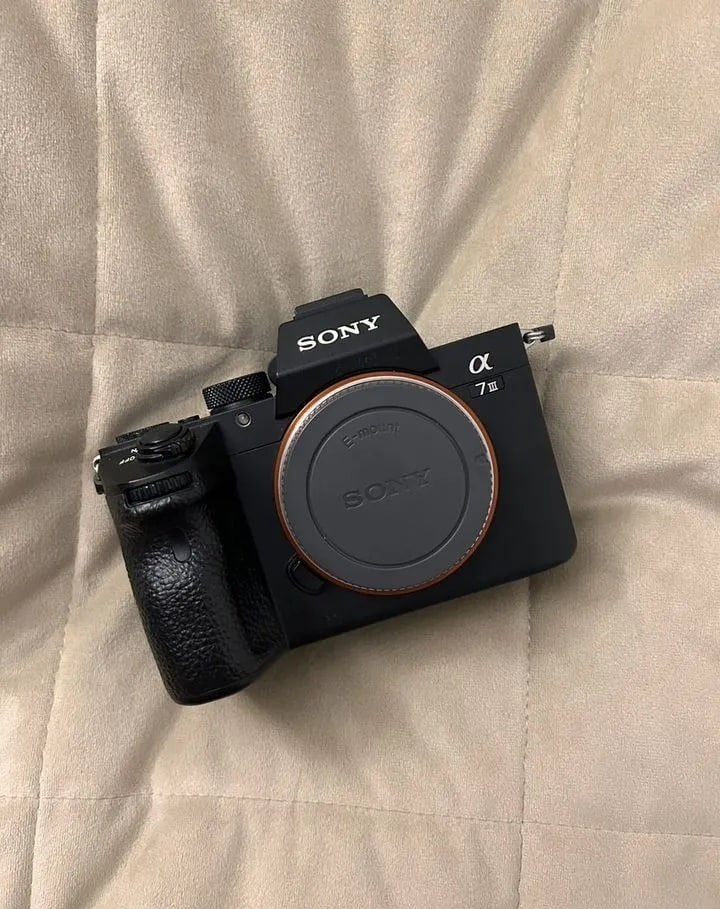 Boîtier Sony A7 III (iLCE-7M3), TV, Hi-fi & Vidéo, Poignée, Enlèvement ou Envoi, Comme neuf, 24 mégapixels