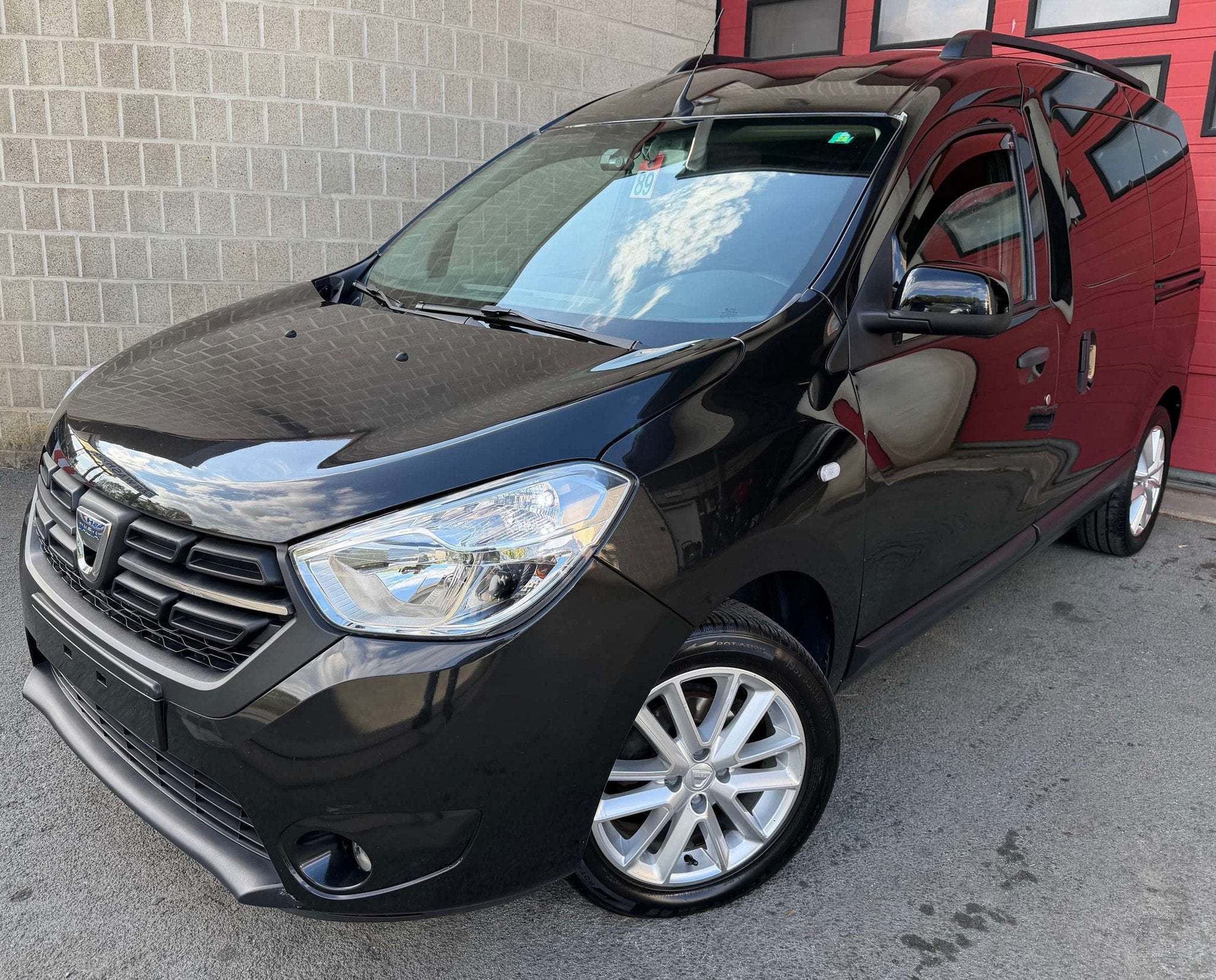 Dacia Dokker 1.5 Blue dCi Comfort (8.223 € HTVA) CAMÉRA +, Auto's, Gebruikt, Euro 6, 4 cilinders, 95 pk