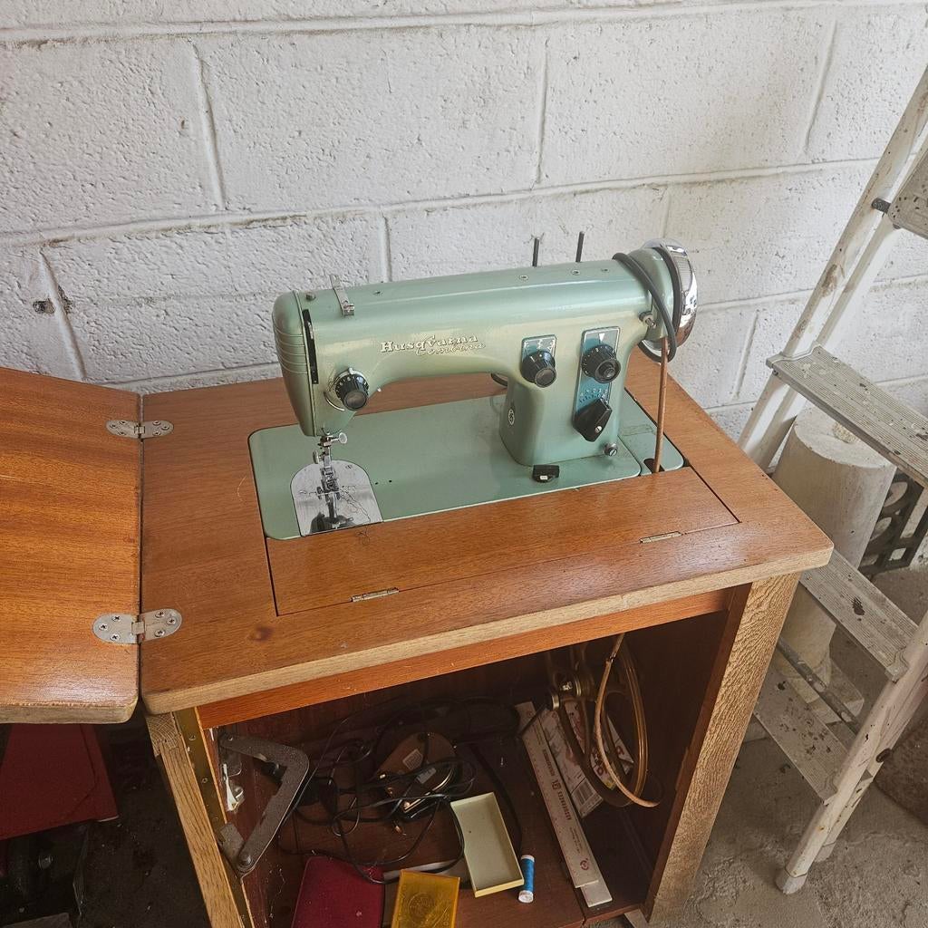 Lot pour brocanteur se trouve à 5310 eghezee, Ophalen
