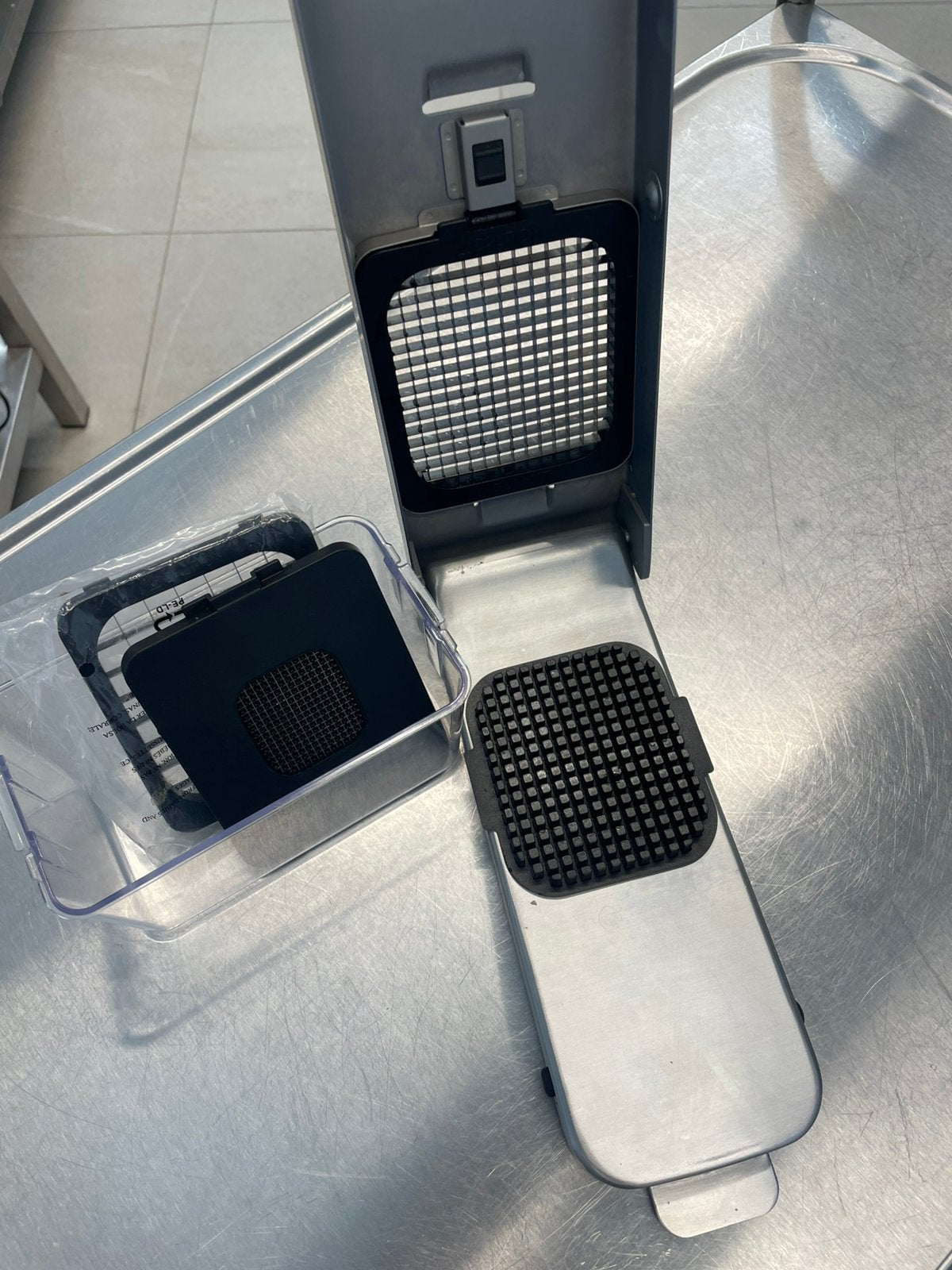 Alligator groenten en uien hakker, inox. 2 kopstukken, Zilver, Ophalen of Verzenden, Zo goed als nieuw, Metaal