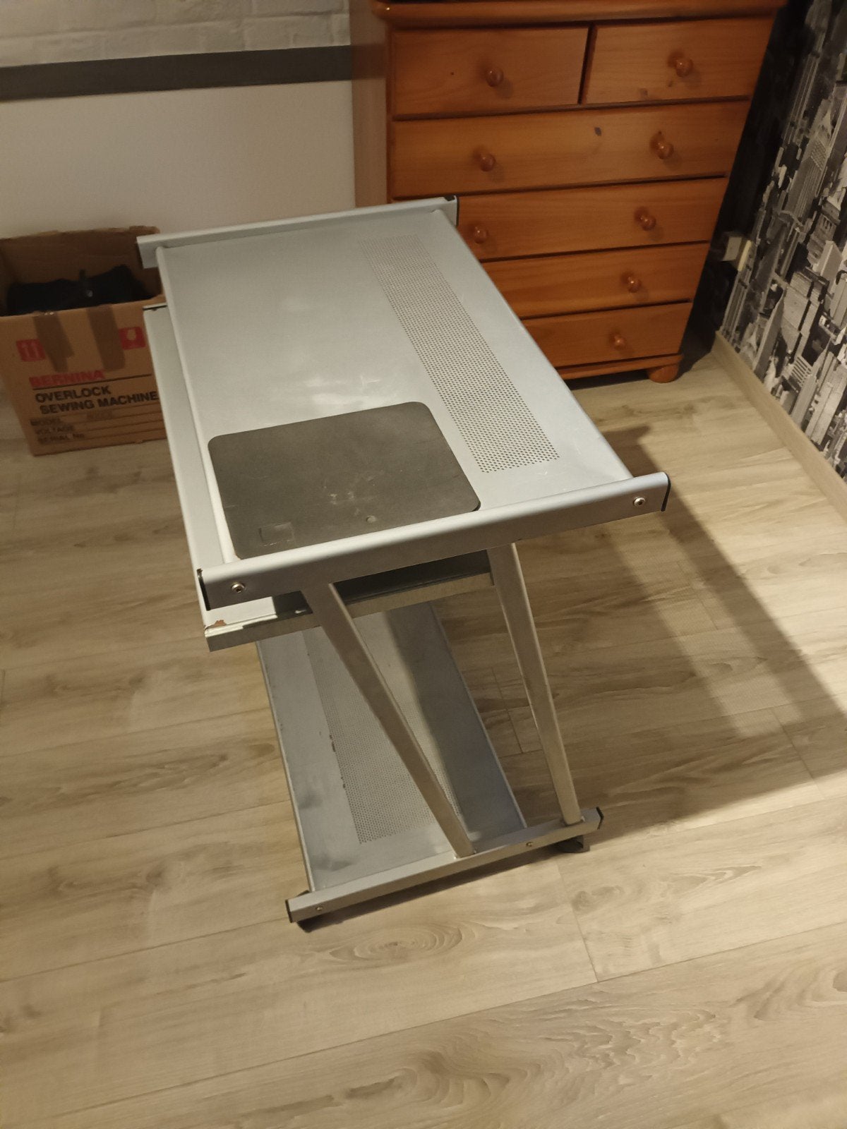 Table d'ordinateur. Gratuit., Enlèvement