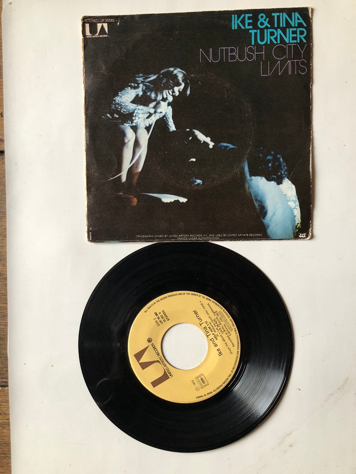 Ike et Tina Turner : Pas les limites de Bush City (1972), Envoi, Comme neuf