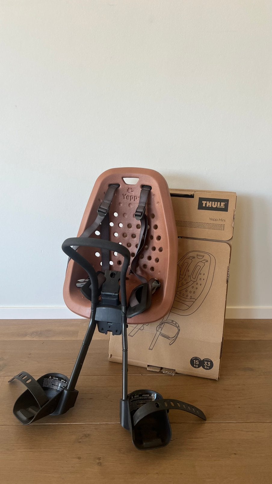 2 fietsstoeltjes kleur cognac Thule Yepp Mini, Ophalen, Zo goed als nieuw