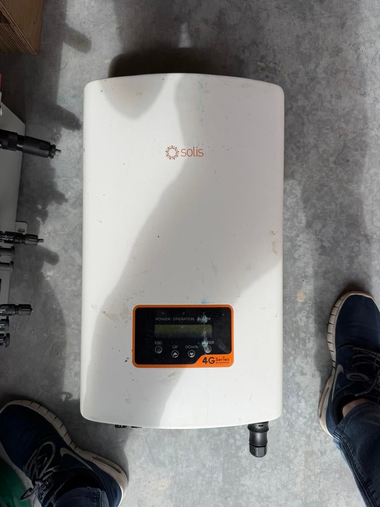 Solis 2.5 (2800W), Doe-het-zelf en Bouw, Elektriciteit en Kabels, Ophalen, Gebruikt