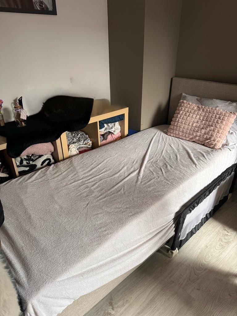 Boxspring met matras, Huis en Inrichting, Slaapkamer | Bedden, Ophalen, Verstelbaar, 90 cm, Eenpersoons