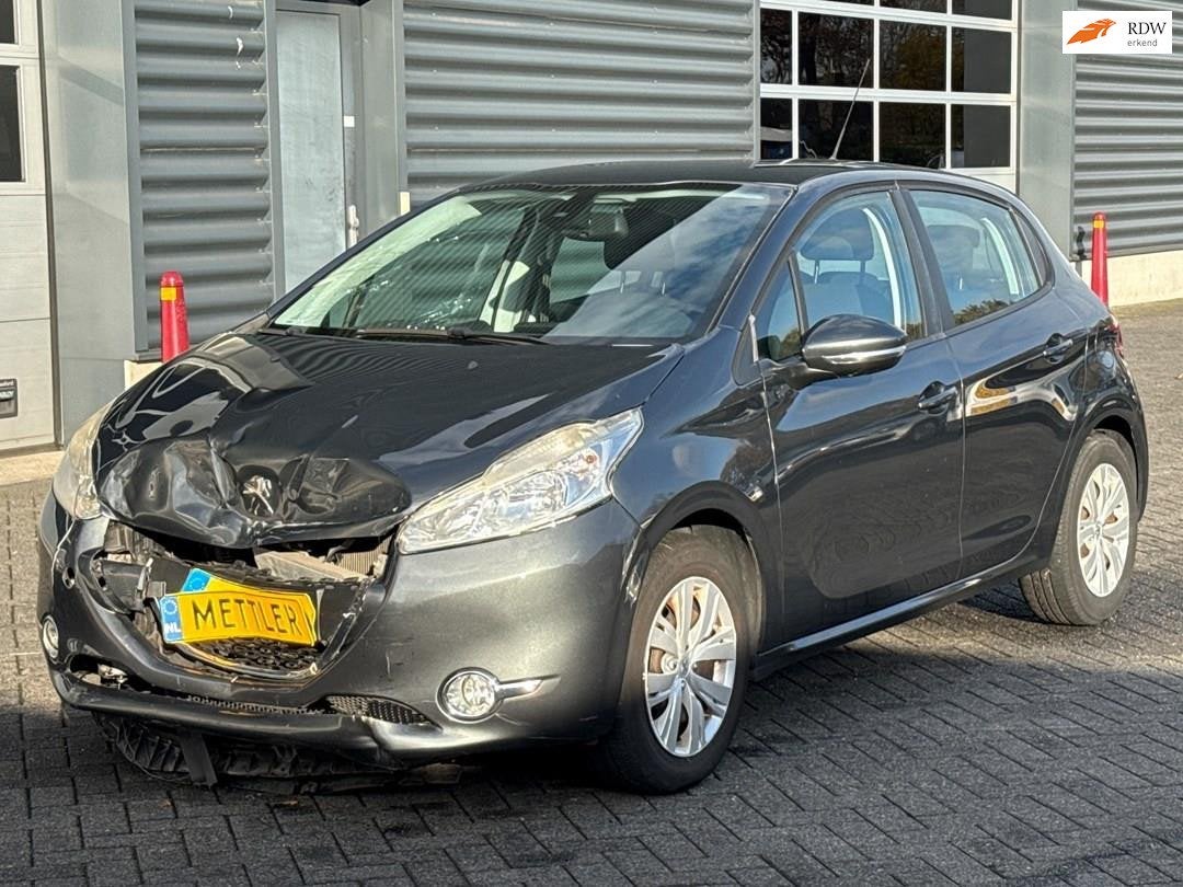 Peugeot 208 1.2 VTi Envy, navigatie, cruise control, Achat, Entreprise, 82 ch, 5 portes