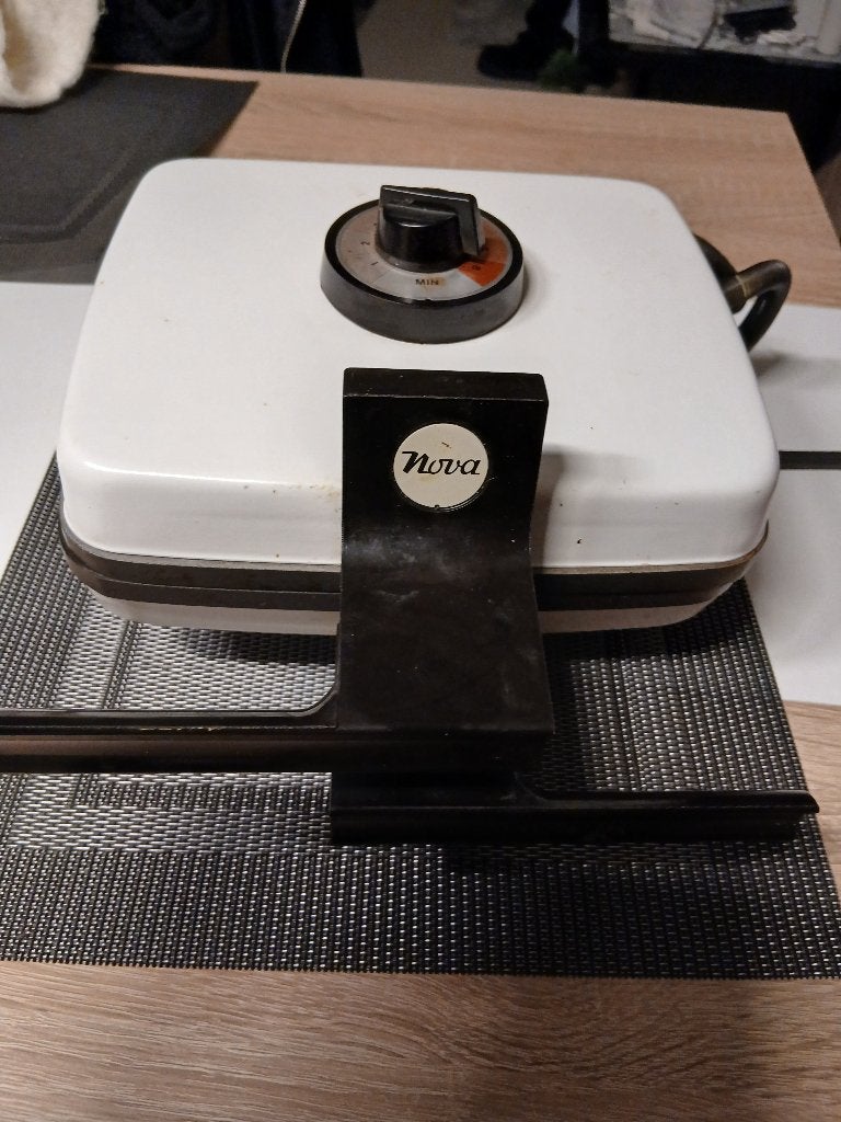 Nova wafelijzer, Ophalen, Uitneembare platen, Gebruikt