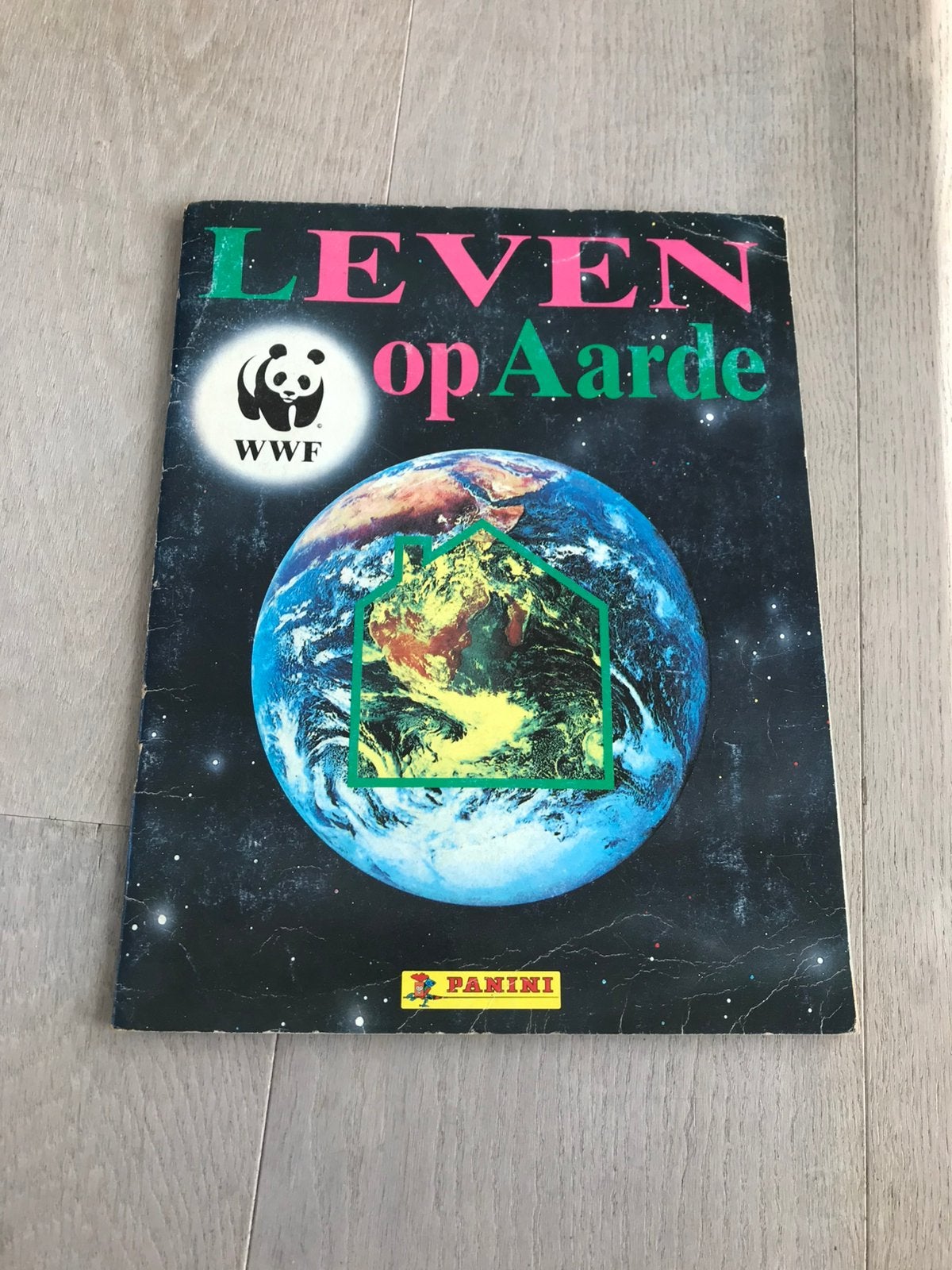 Stickerboek WWF Leven op Aarde (100%compleet), Ophalen of Verzenden, Gelezen, Natuur algemeen