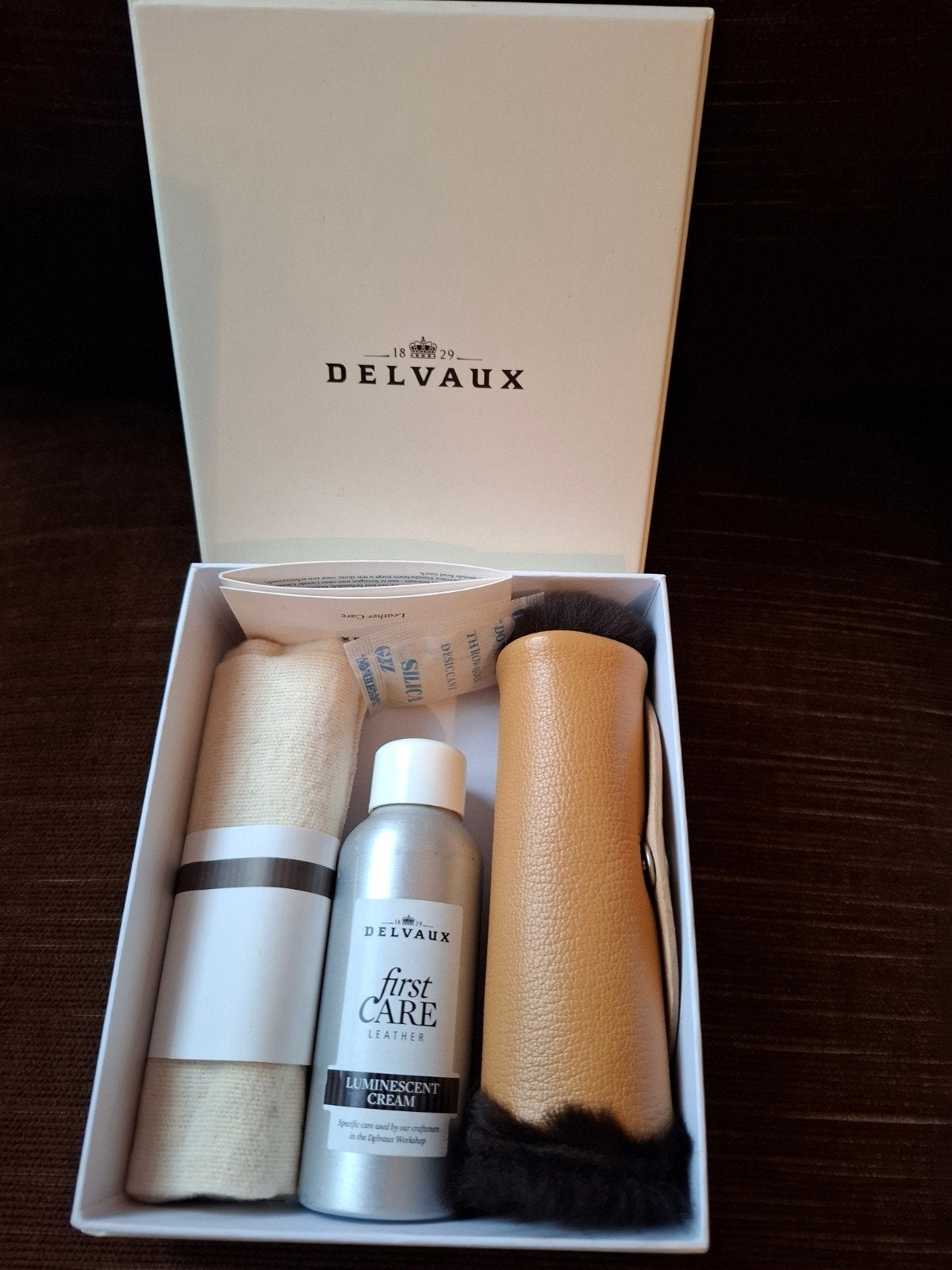 delvaux reinigingsset, Ophalen