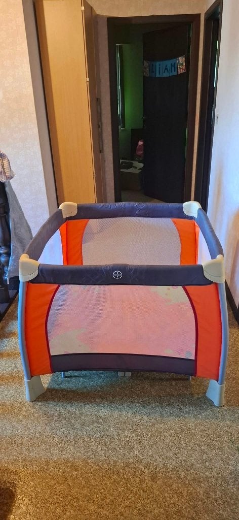 Prémaman reispark met opvouwbaar matras, oranje/grijs, Kinderen en Baby's, Ophalen, Gebruikt, Vierkant
