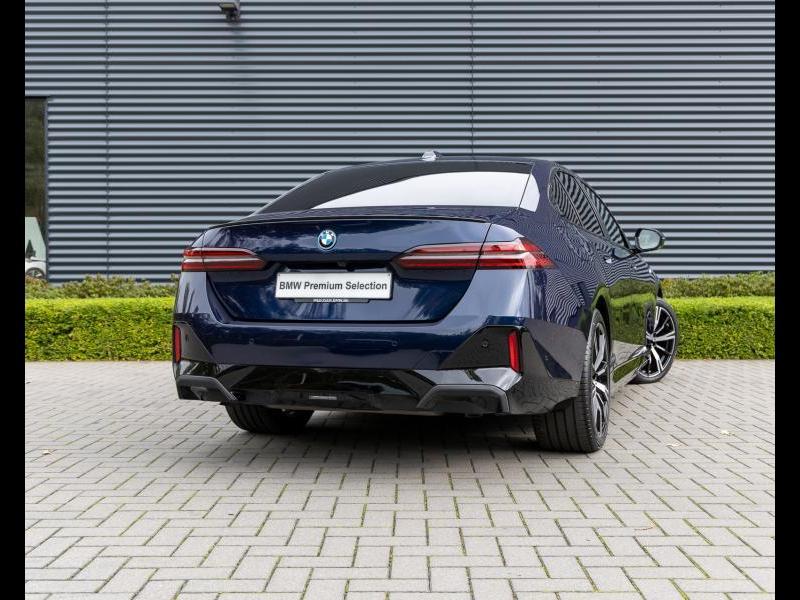 BMW Serie 5 550 M-Sport Pro, Auto's, BMW, Automaat, Euro 6, Blauw, Bedrijf