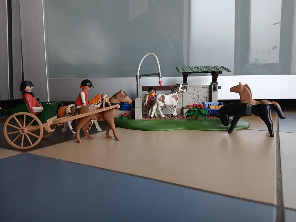 Paardenstal Playmobil, Ophalen
