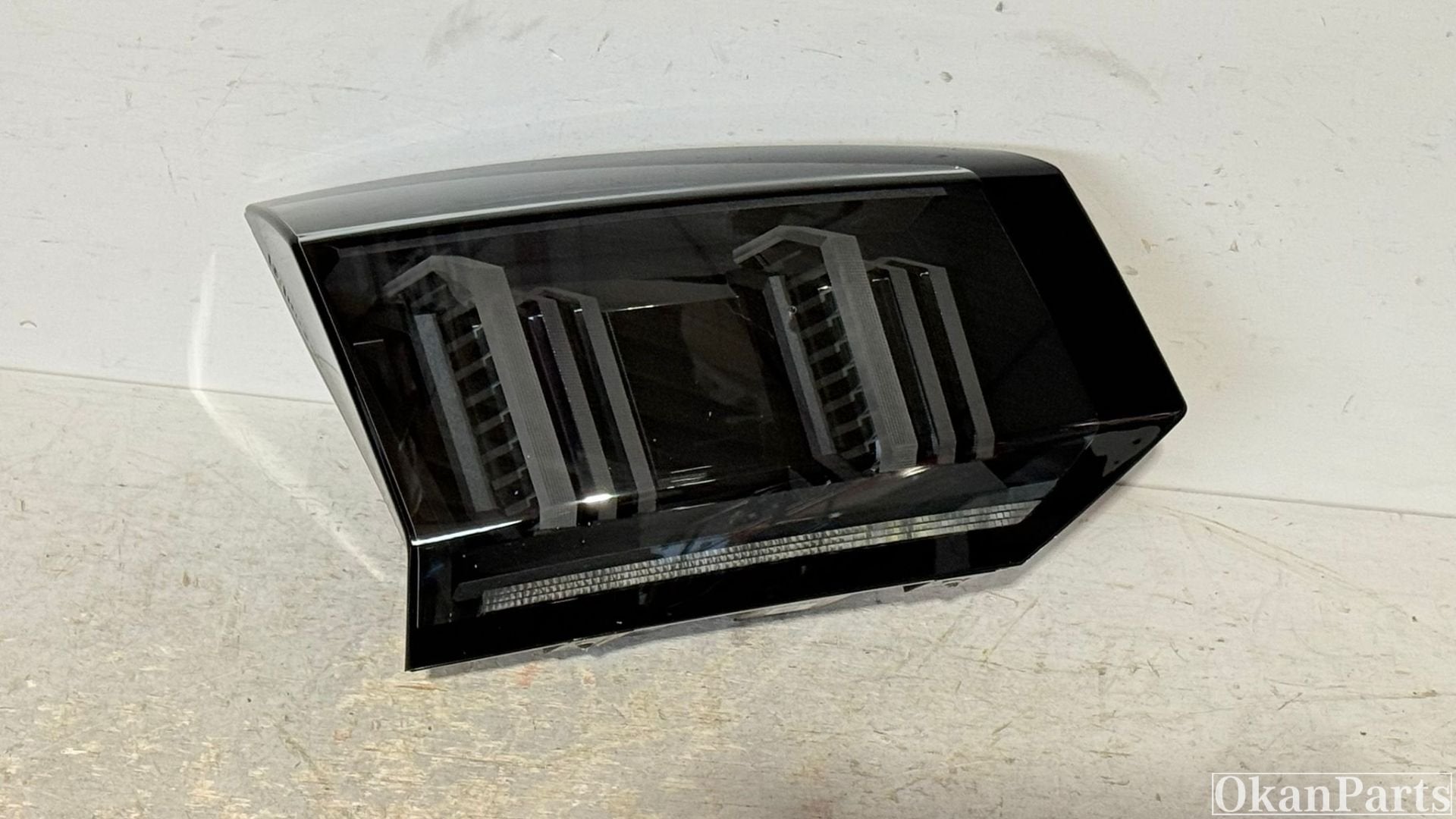 Feu arri re gauche LED pour Peugeot 5008 II 9836231880, Taurusavenue 1
2132 LS  Hoofddorp, NL, Contact.group@renault.com, Stellantis N.V.