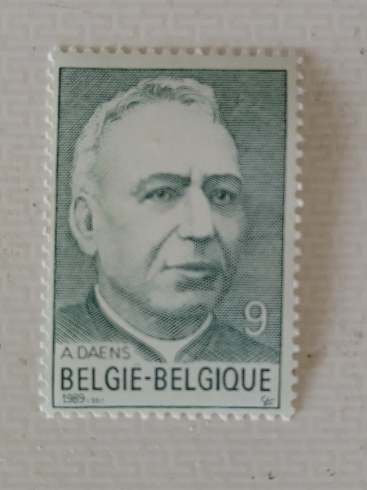 Postzegels priester DAENS., Ophalen of Verzenden, Postfris