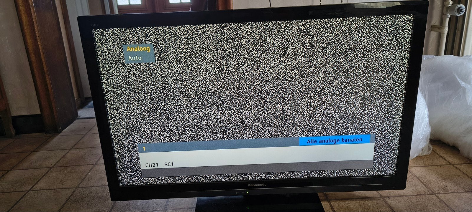 TV-scherm Panasonic 37 inch zonder afstandsbediening, Audio, Tv en Foto, Televisies, Ophalen, Panasonic