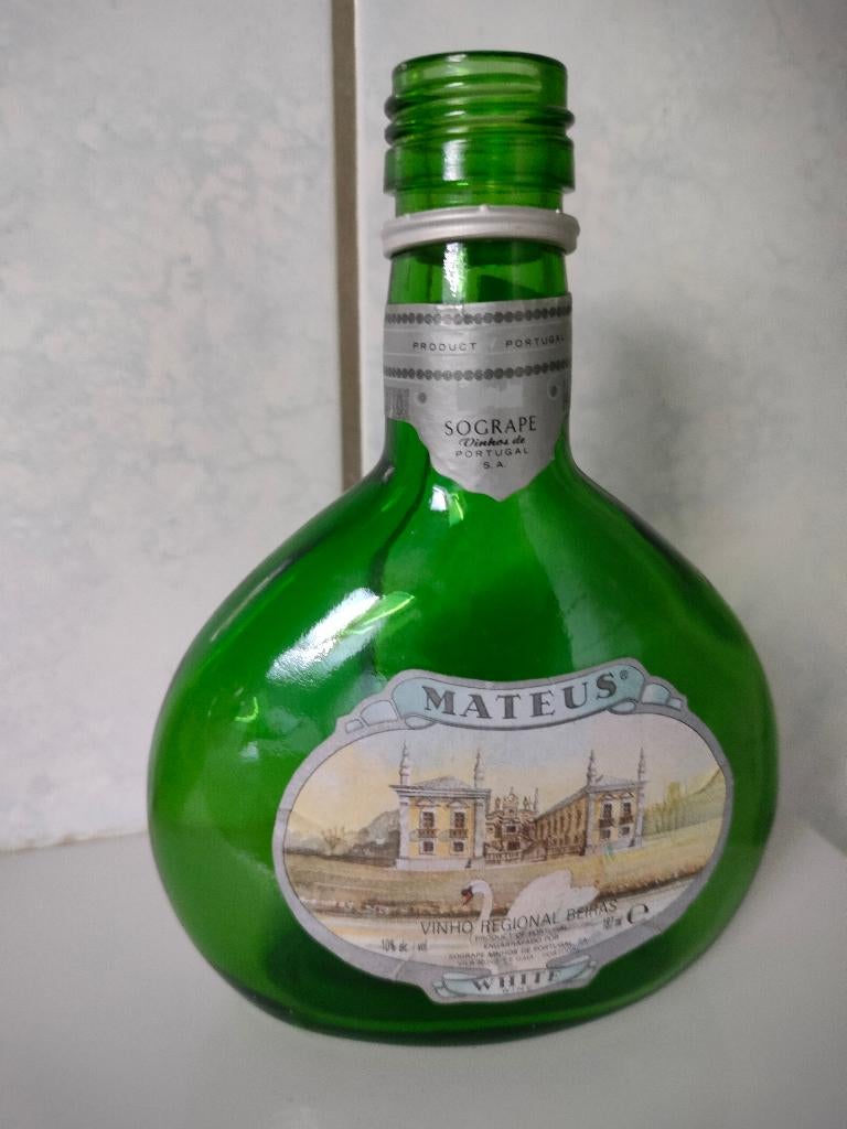 leeg groen mini flesje Mateus wijn vaasje decoratie, Verzamelen, Ophalen of Verzenden, Zo goed als nieuw