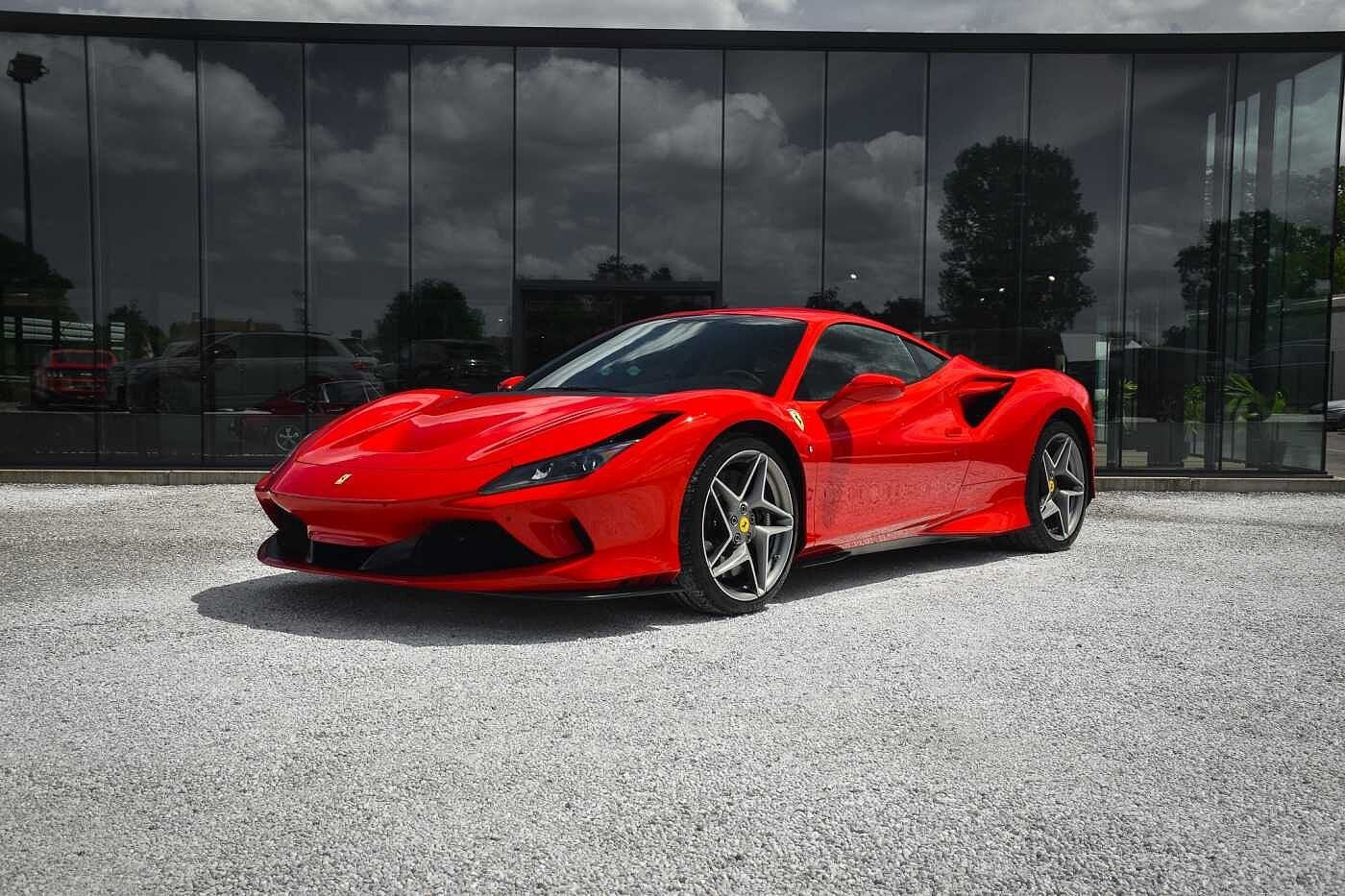 Ferrari F8 TRIBUTO 3.9 V8 Begian Car Racing Seats Carbon, Auto's, Ferrari, Automaat, Gebruikt, 292 g/km, https://public.car-pass.be/vhr/9840cf71-e184-4f67-ada9-e462f3d1f26f