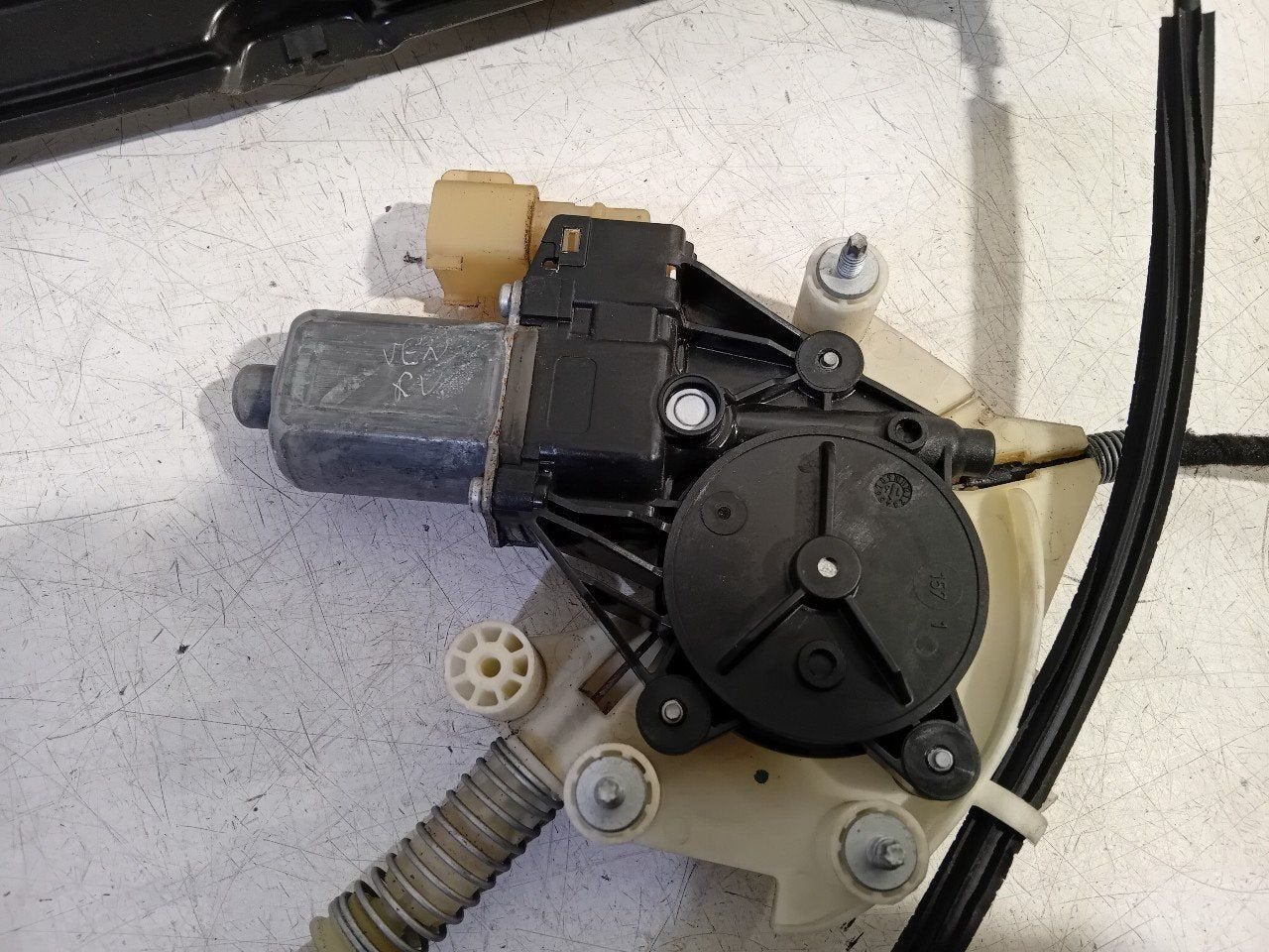 Raammechaniek elektrisch rechts voor Maserati Ghibli, Onderdelen@venauto.nl, Gebruikt, Ettenseweg 76, 4706 PB Roosendaal, The Netherlands