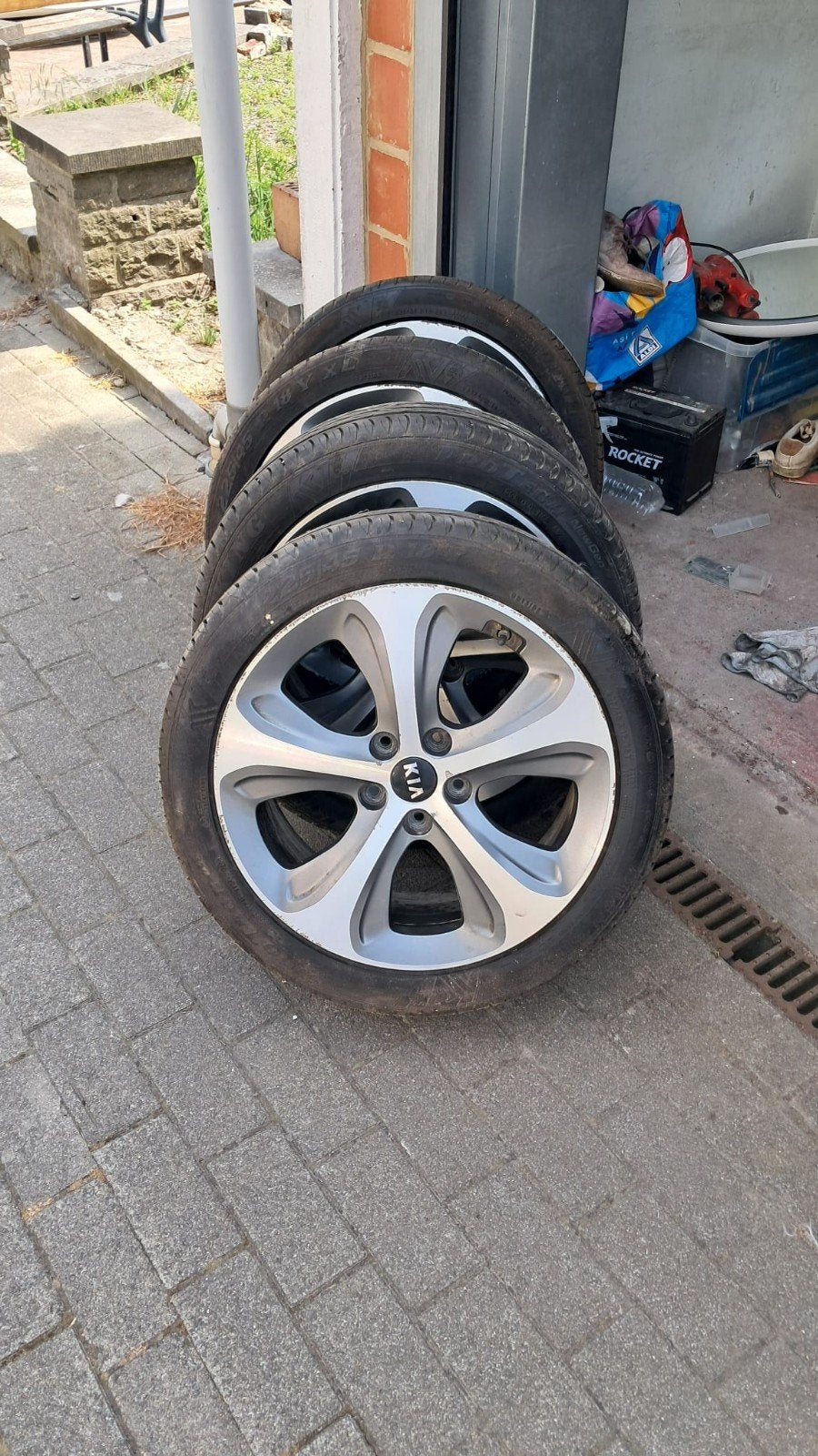 Pneus kia été, Comme neuf