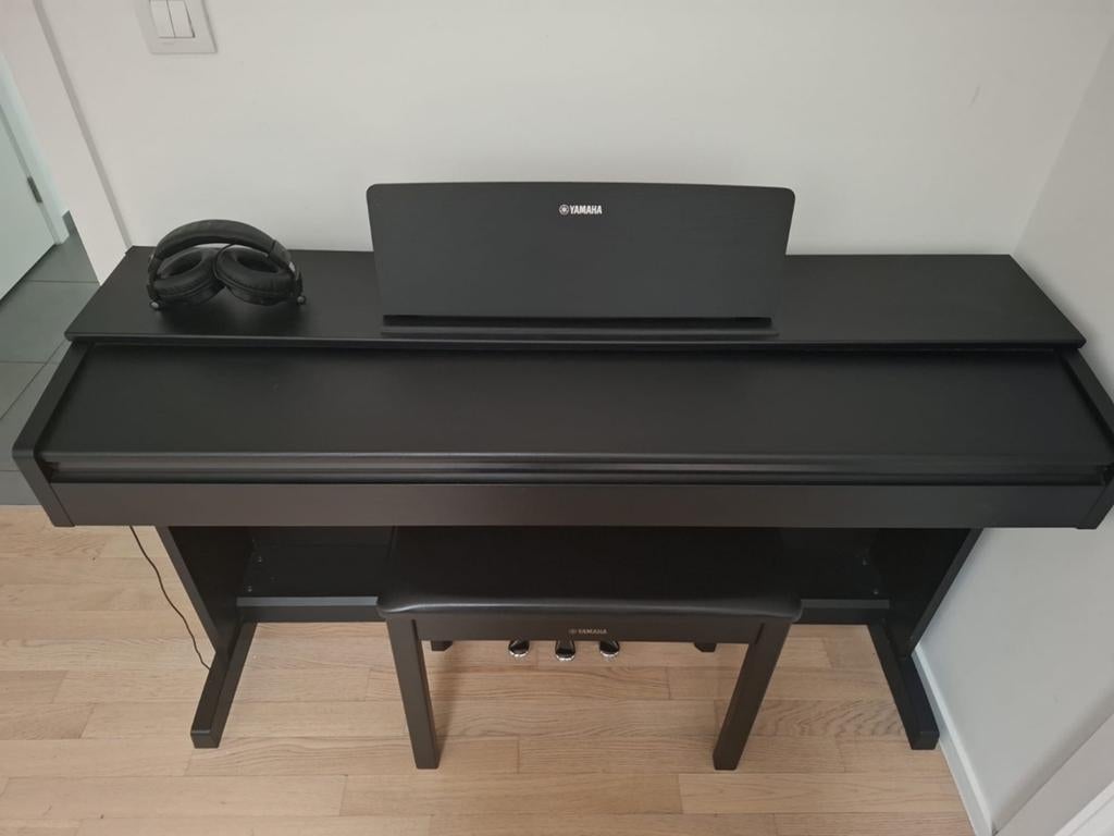 Piano Yamaha YDP-145 88 keys avec sa chaise, Enlèvement