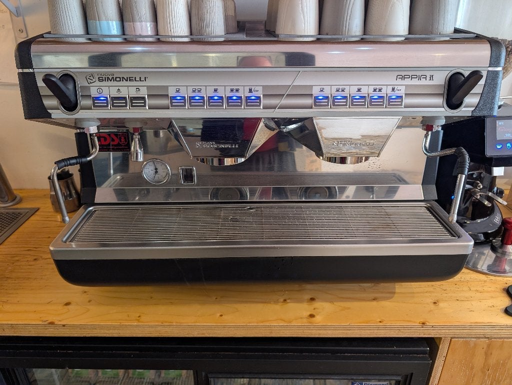 Machine à café Nuova Simonelli 2 groupes + Moulin Fiorenzato, Enlèvement, Boissons