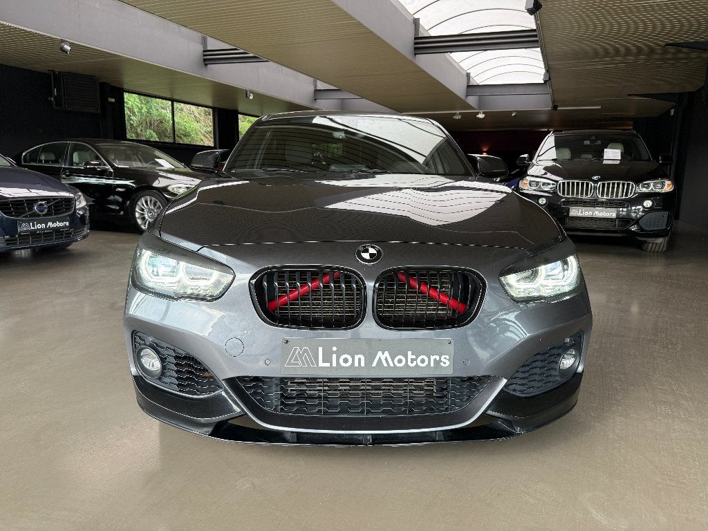 BMW 116i F20 M-SPORT Shadow Edition LOOK M140i* Carbon Stuur, Autos, BMW, Argent ou Gris, Entreprise, Boîte manuelle, 5 portes