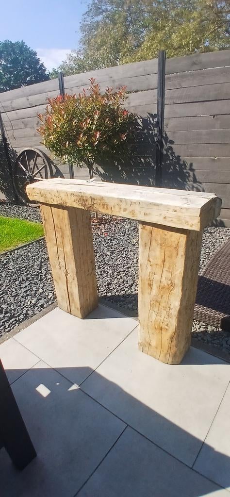 Sidetable, Enlèvement, Bois