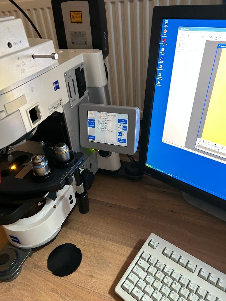 Fluorescentie microscoop met camera Zeiss, Audio, Tv en Foto, Optische apparatuur | Microscopen, Gebruikt, Biologische microscoop