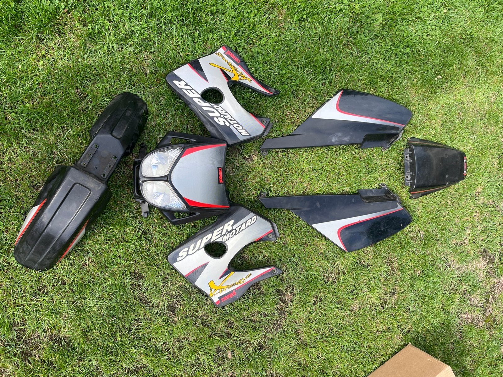 Carénages derbi x-race 2003, Vélos & Vélomoteurs, Enlèvement ou Envoi, Comme neuf
