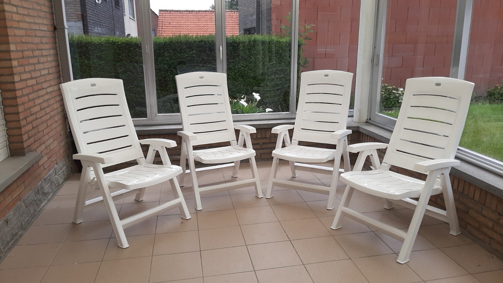 4 tuinstoelen, Ophalen