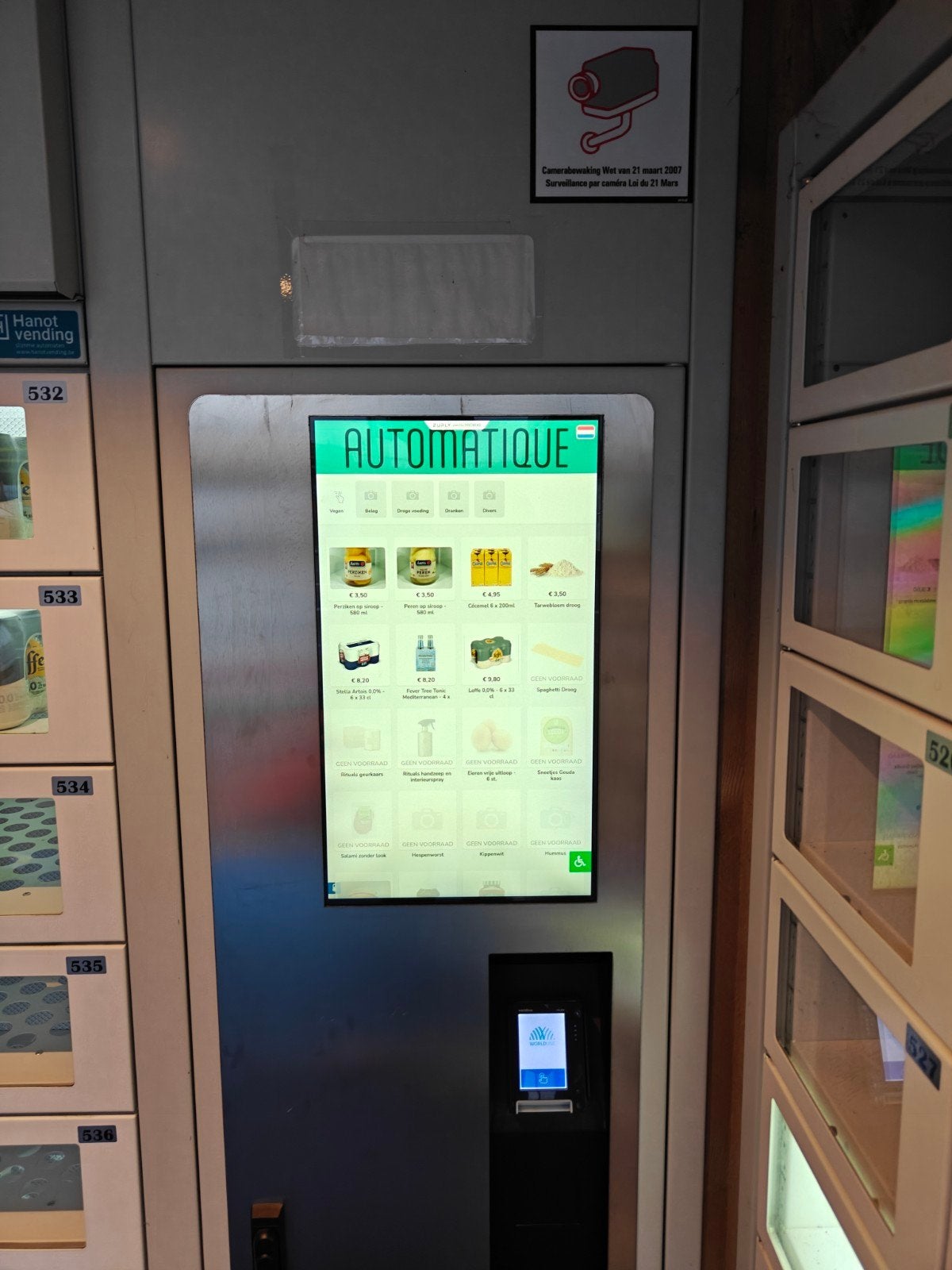 Locker automaten gekoeld + niet gekoeld + duwautomaat, Ophalen