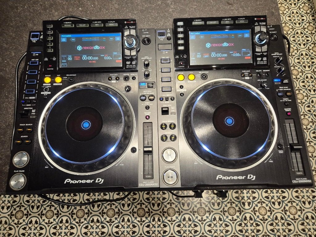 2x Pioneer CDJ2000NXS2 NIEUWSTAAT, Enlèvement, Comme neuf, DJ-Set, Pioneer