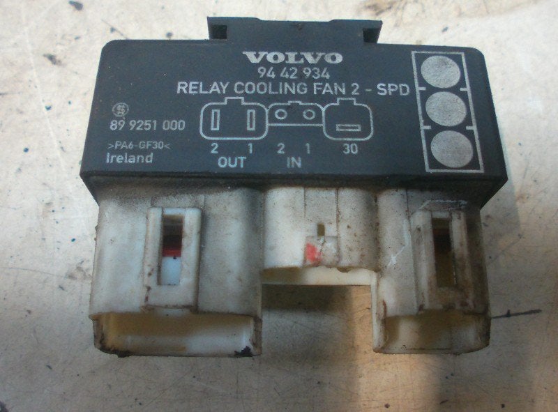 VENTILATEUR DE REFROIDISSEMENT Volvo V70 (GW / LW / LZ), Info@volvocars.com, Volvo Car Germany GmbH, Siegburger Straße 229
50679  Köln, DE