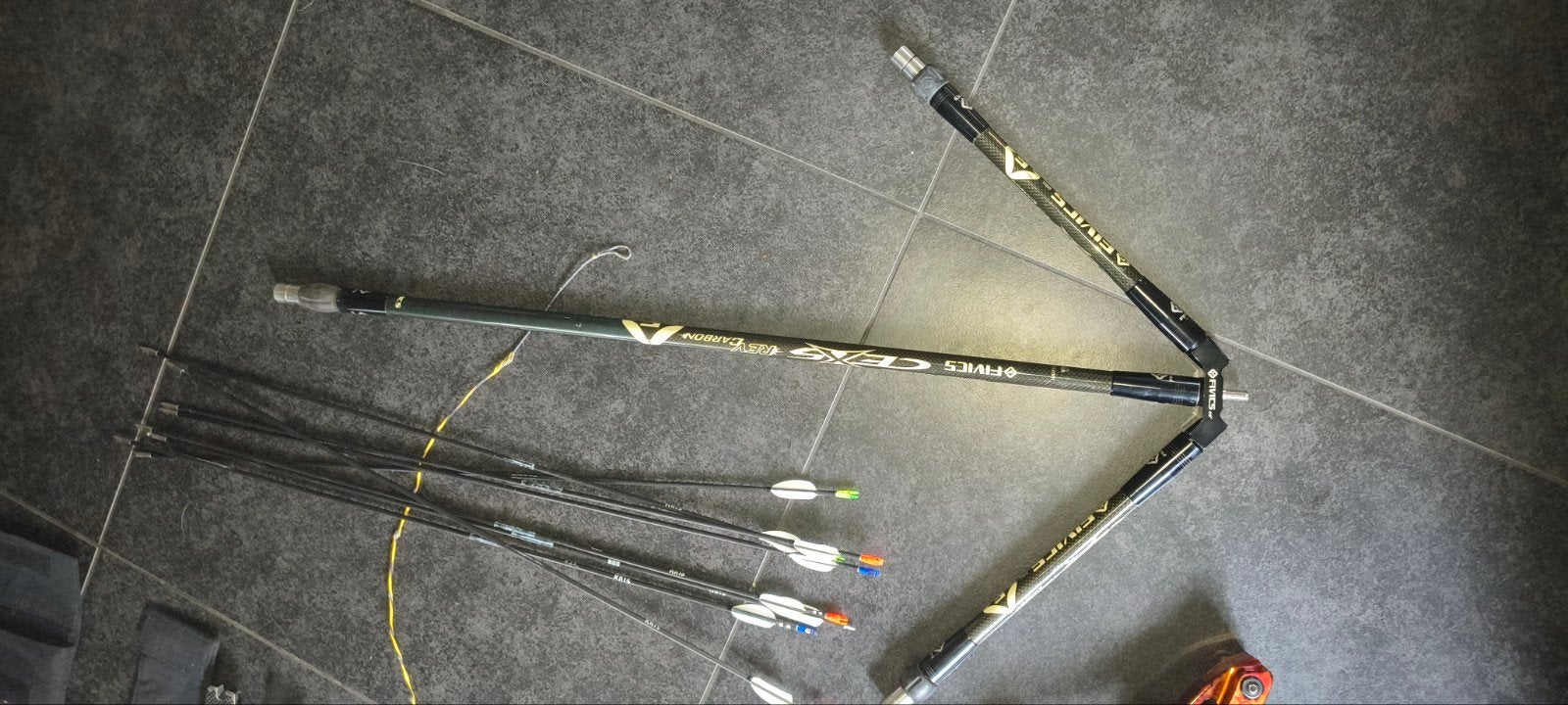 recurve boog hoyt met rugzak, Ophalen, Gebruikt, Pijlen