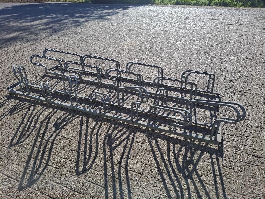Fietsenrekken, Fietsen en Brommers, Ophalen, Zo goed als nieuw