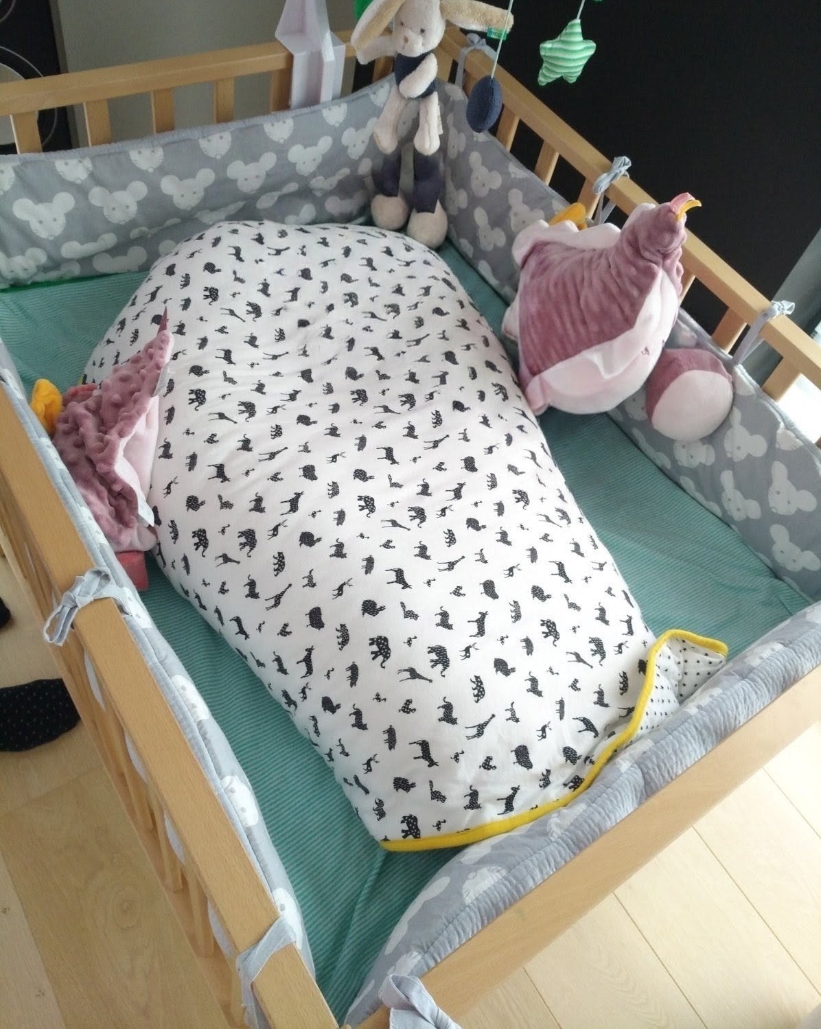 Joli parc incluant matelas et tour de parc, Enfants & Bébés, Enlèvement, Utilisé, Matelas