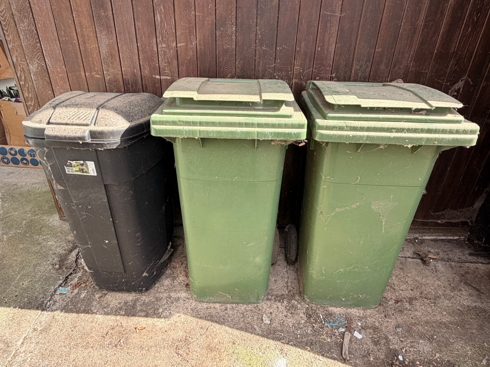 kunststof afvalcontainers, Ophalen