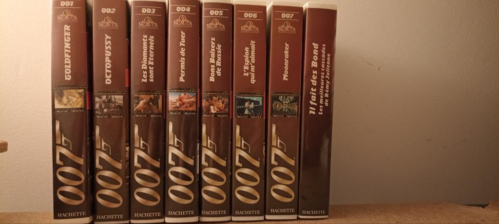 VHS James Bond, Ophalen of Verzenden