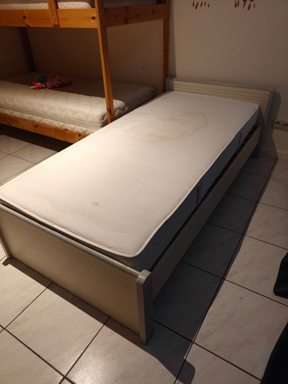 eenpersoonsbed, Huis en Inrichting, Slaapkamer | Bedden, Ophalen