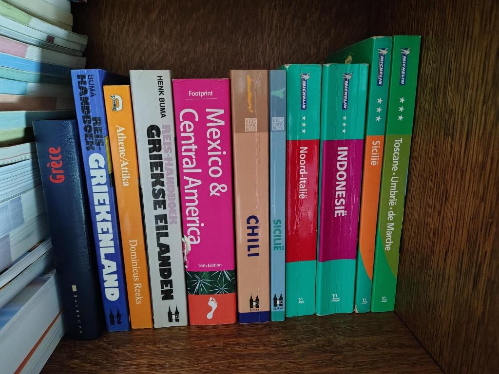 Lot toeristische reisgidsen, Europa, Diverse auteurs, Reisgids of -boek, Ophalen