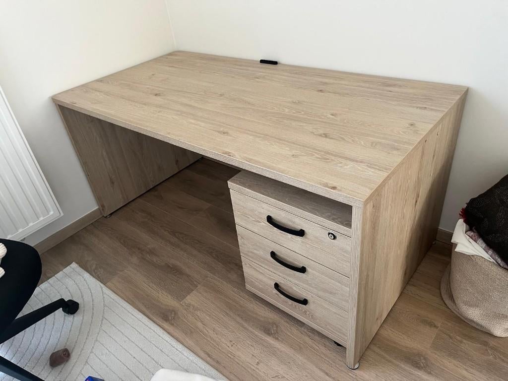 Bureau en parfait état, Autres marques, Bureau d'ordinateur, 180 cm, Comme neuf