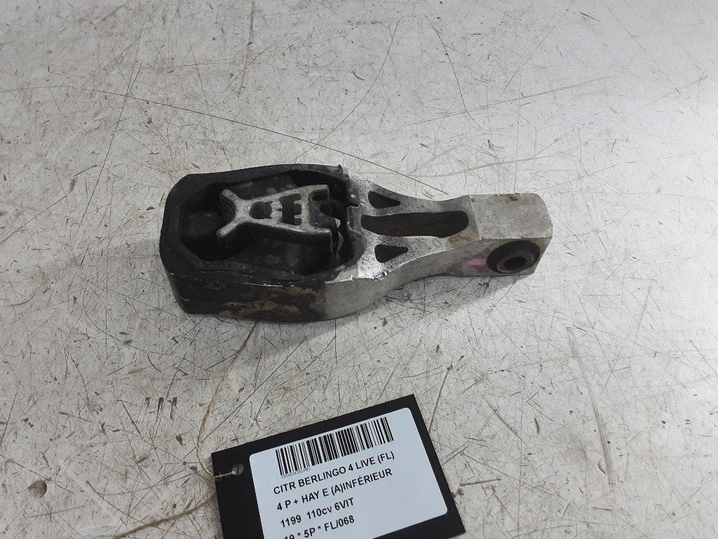 SUPPORT BOITE DE VITESSES Berlingo Multispace (9811786680), Citroën, Mevr. I. Hauben, Utilisé, Rue de l'Espoir 34 34
4030  GRIVEGNÉE, BE