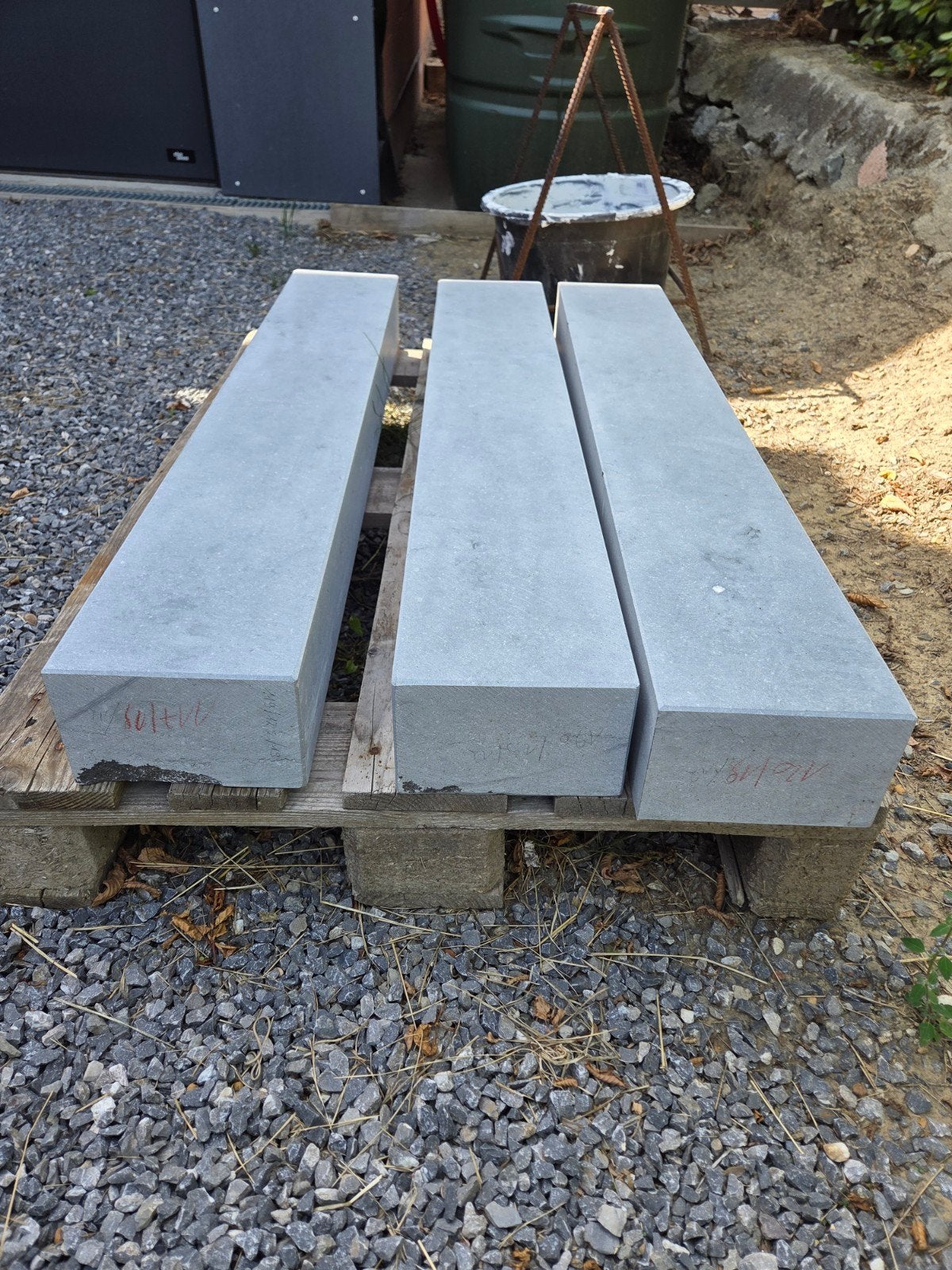 Pierres bleues, Enlèvement, Neuf, Moins de 180 cm