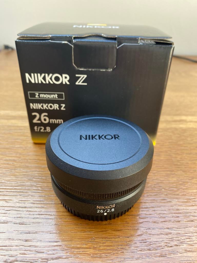 Nikon Z 26 mm f2.8   NIEUWSTAAT!, Enlèvement ou Envoi, Comme neuf, Accessoires