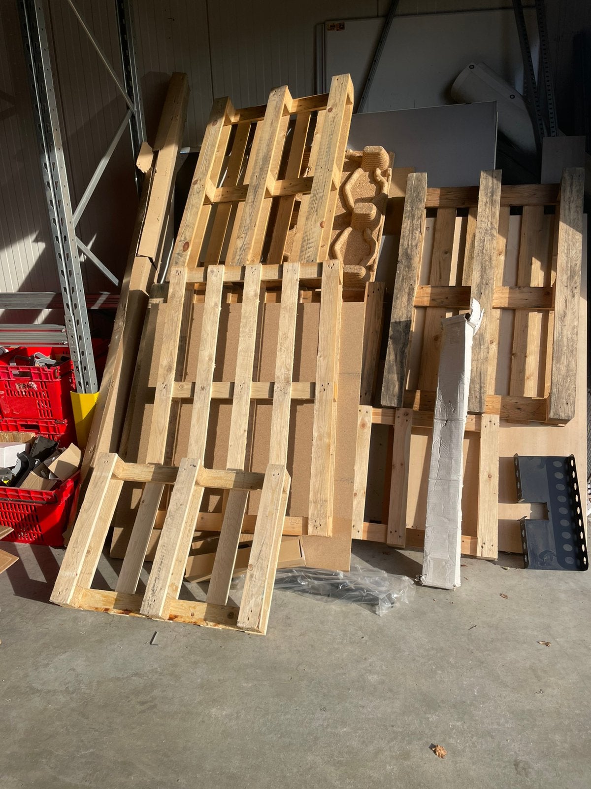 Gratis paletten, Enlèvement, Comme neuf